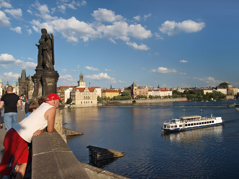 Глазами очевидцев: судоходство в Праге. Влтава с Карлова моста